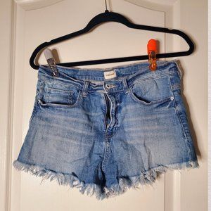 Sneak Peek Cut Off Shorts Light Wash in Size M